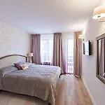 Predela Lux 3*